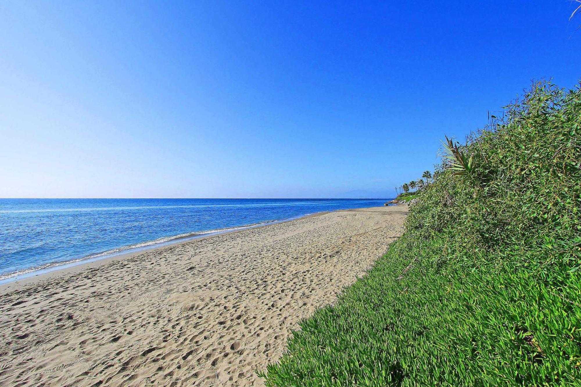 1039 Front 2 Line Penthouse Marbella