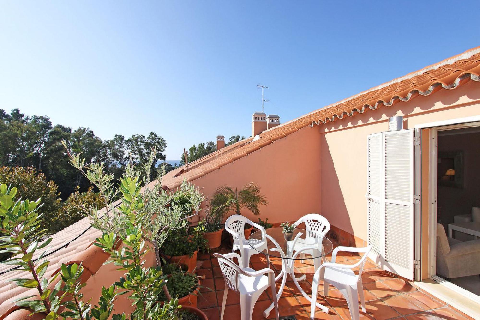 1039 Front 2 Line Penthouse Marbella
